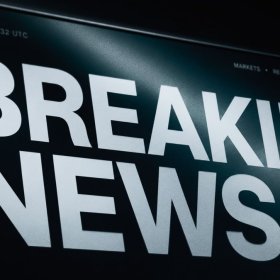 AMC Stock Soars 15% Amid Adam Aron and Robinhood CEO's Public Row