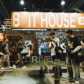 Jack Dorseys Block verschenkt einen Bitcoin an einen glücklichen ComplexCon-Teilnehmer